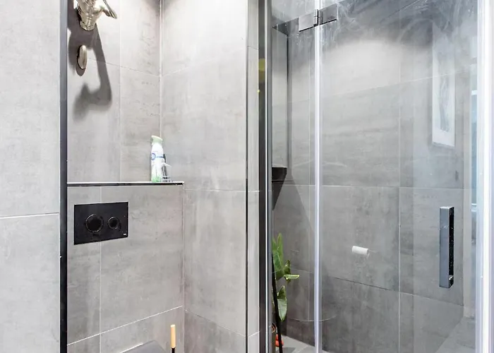 B Center Charming On The Canal * Amsterdam