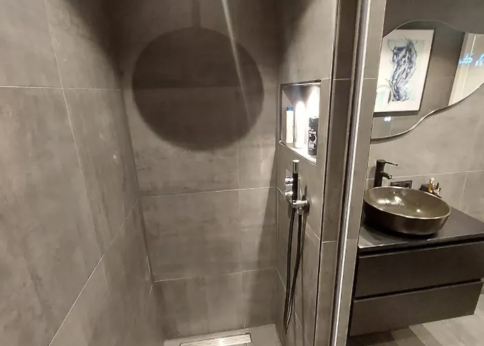 B Center Charming On The Canal *