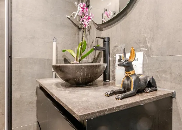 B Center Charming On The Canal Bed & Breakfast Amsterdam