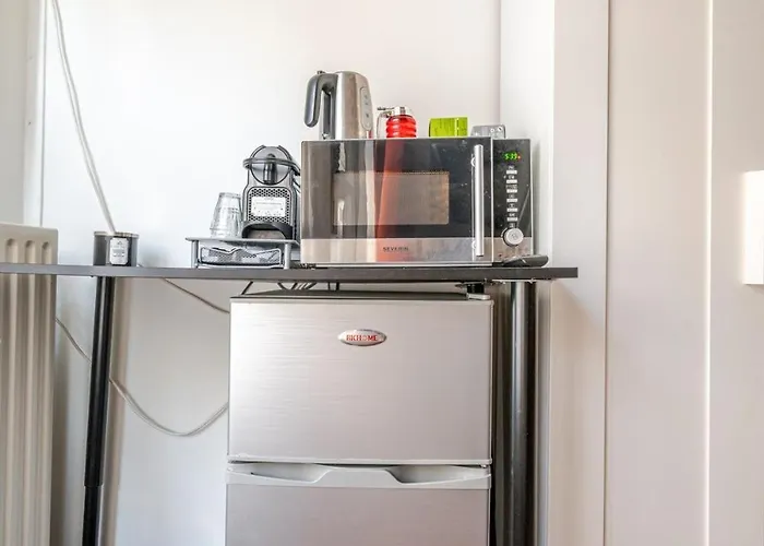 B Center Charming On The Canal Bed & Breakfast *