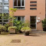 B Center Charming On The Canal