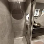 Bed & Breakfast B Center Charming On The Canal Amsterdam