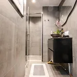 B Center Charming On The Canal