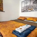 B Center Charming On The Canal Amsterdam