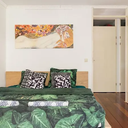 B Center Charming On The Canal * 암스테르담