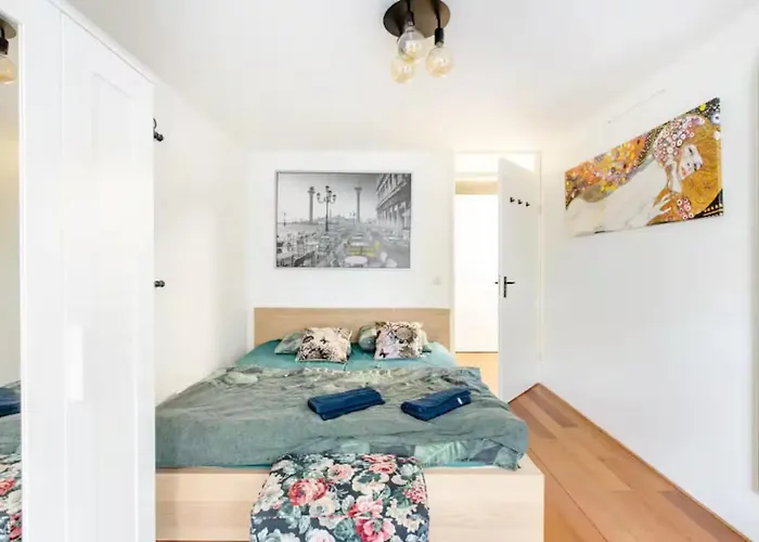 B&B B Center Charming On The Canal