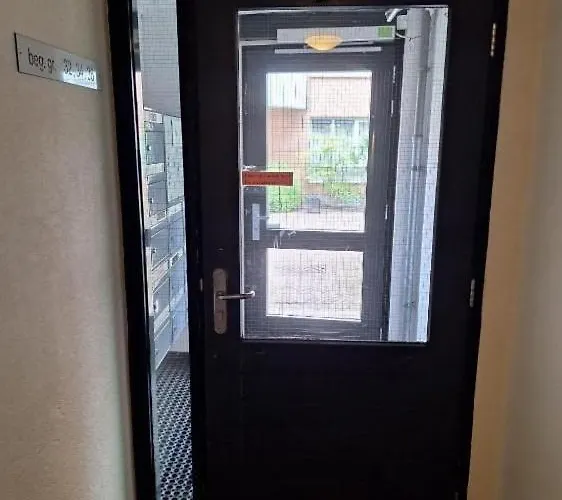 B Center Charming On The Canal B&B