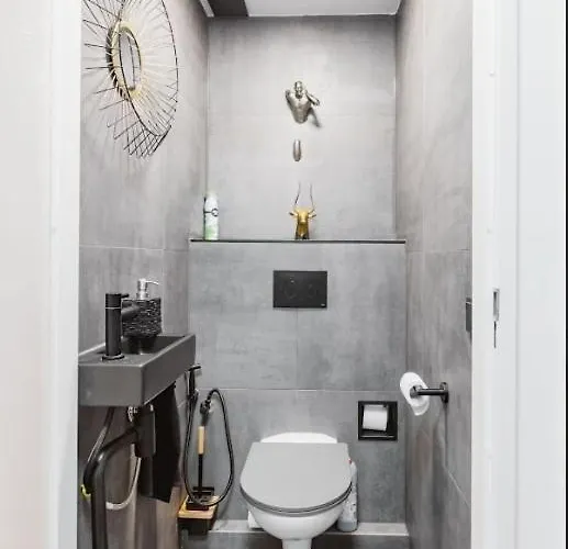 B Center Charming On The Canal B&B 암스테르담