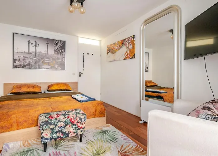 B Center Charming On The Canal *