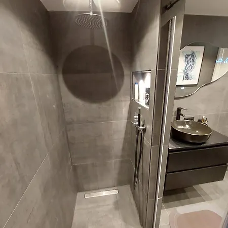 B Center Charming On The Canal *