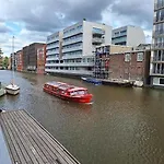 Bed and Breakfast B Center Charming On The Canal *